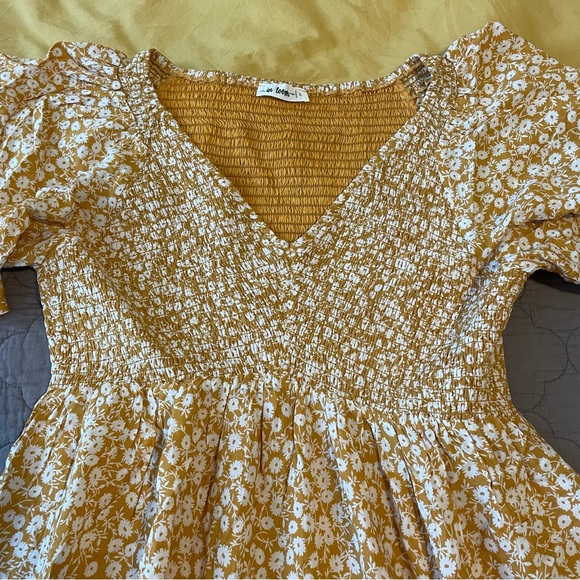Maternity yellow ruffle smocked dress, size large - Picture 5 of 12